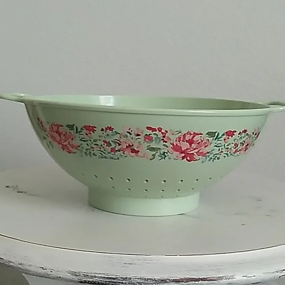 Pioneer Woman Colander - Picture 3 of 8